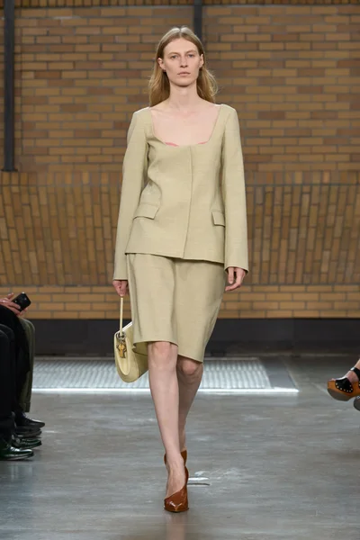 Look 7